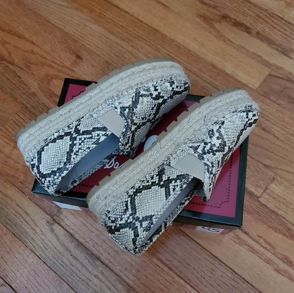 Circus by Sam Edelman Cora Slip On - Picture 5 of 9